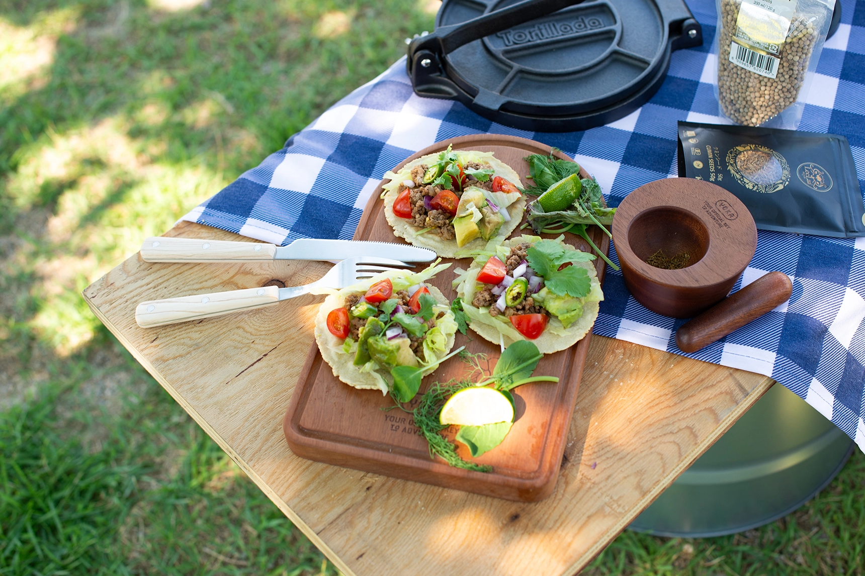 「YOKA SPICE CRUSHER」と出かけるピクニックタコスの味